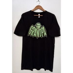 The Munsters Grandpa Green Graphic Bat Vintage Horror Comedy TV Tee Shirt SZ XL